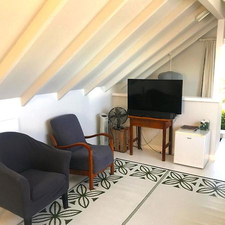 Апартаменты The Loft On Colenso Нейпир Экстерьер фото